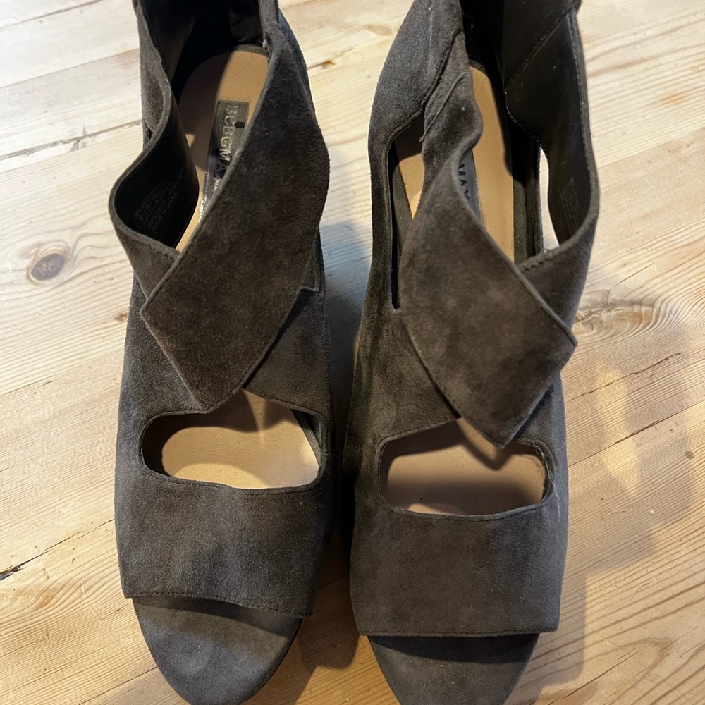 BCBG suede shoes